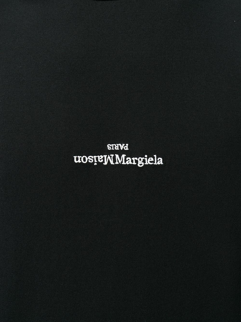 T-shirt nera con logo 