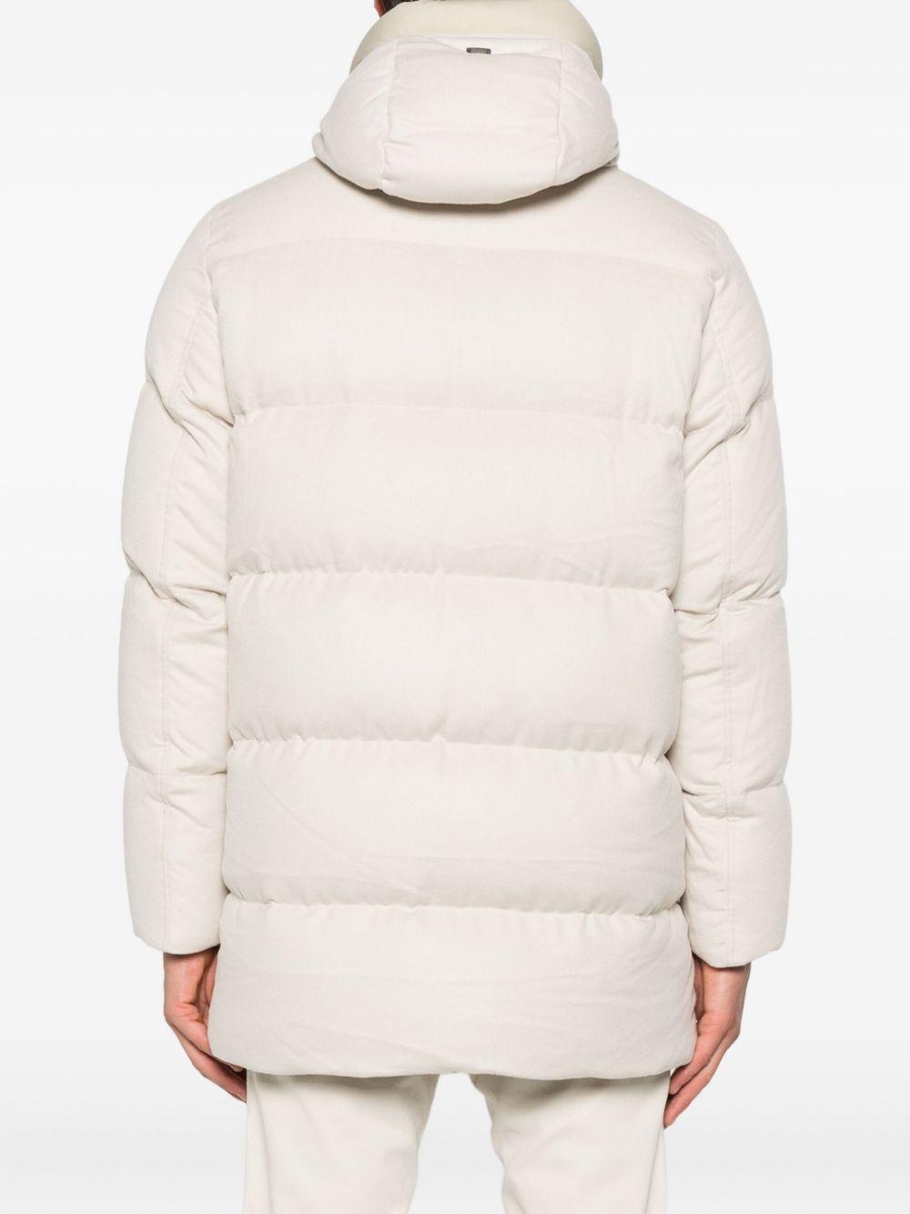 Cappotto trapuntato beige con cappuccio 