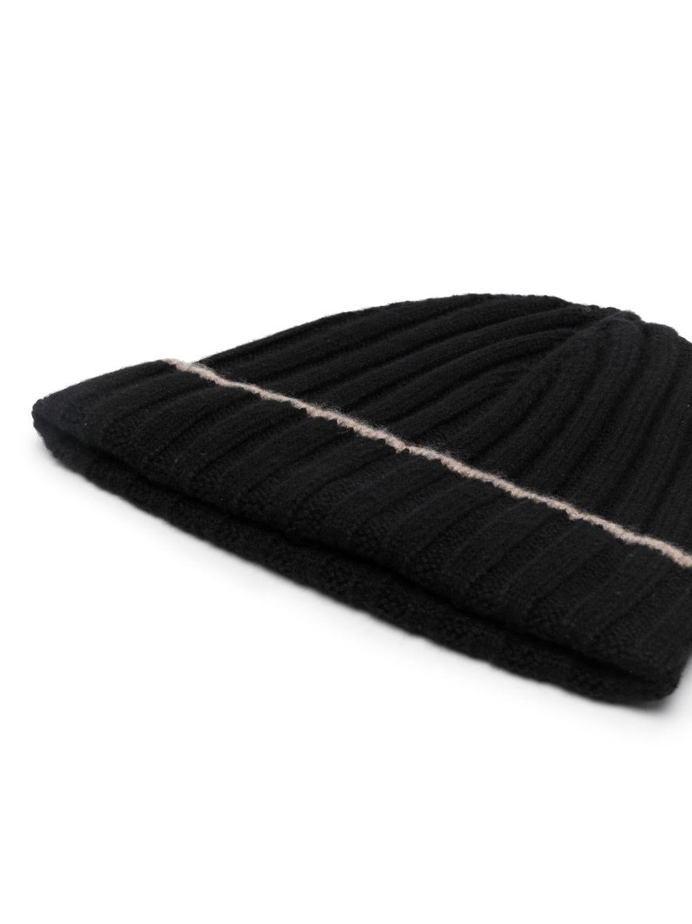 Berretto nero a coste in cashmere chunky 