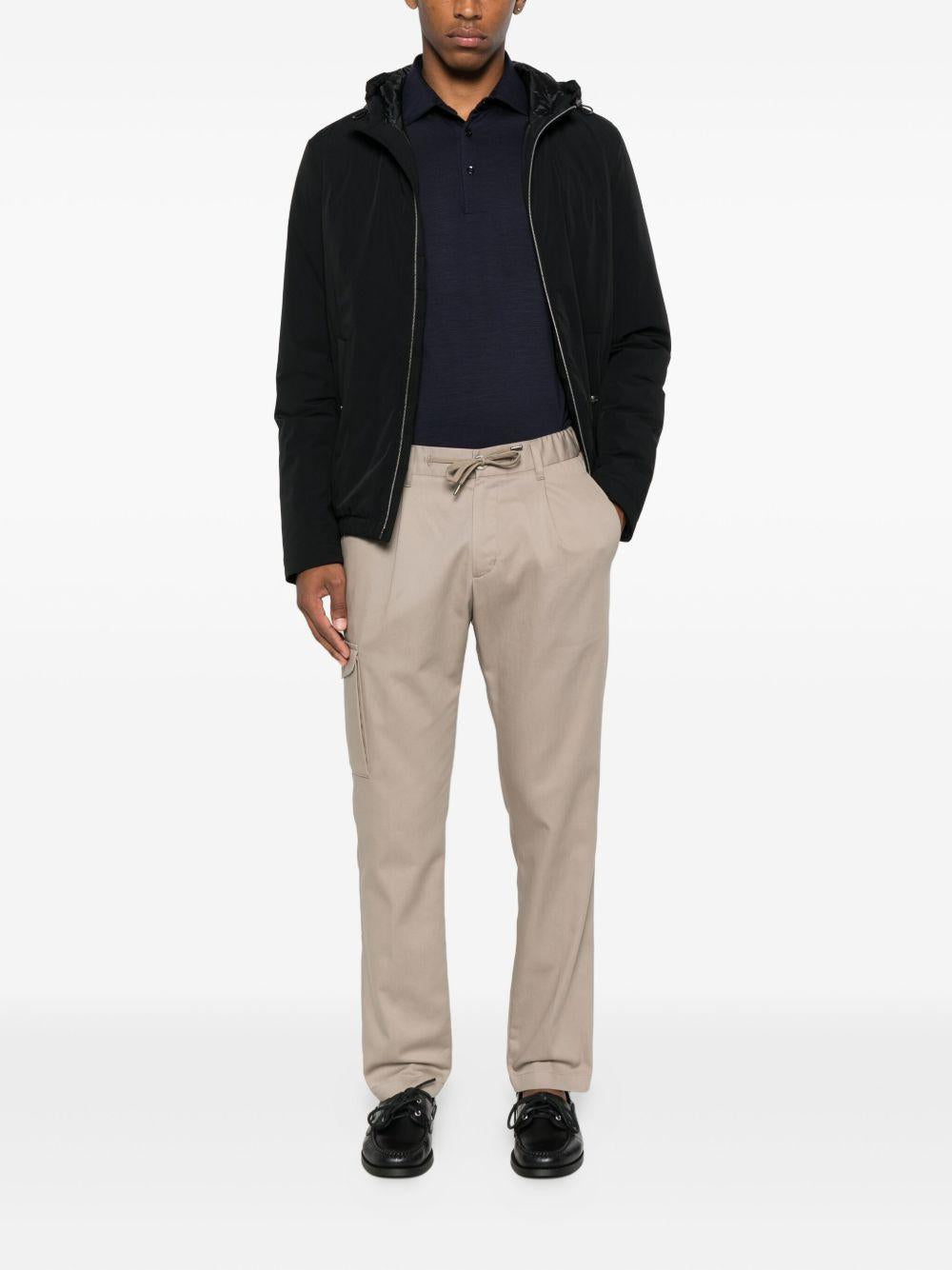 Pantaloni cargo beige in cotone con coulisse 