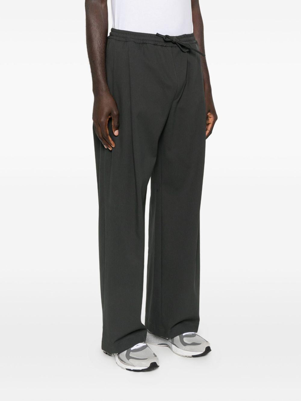 Pantaloni neri con coulisse