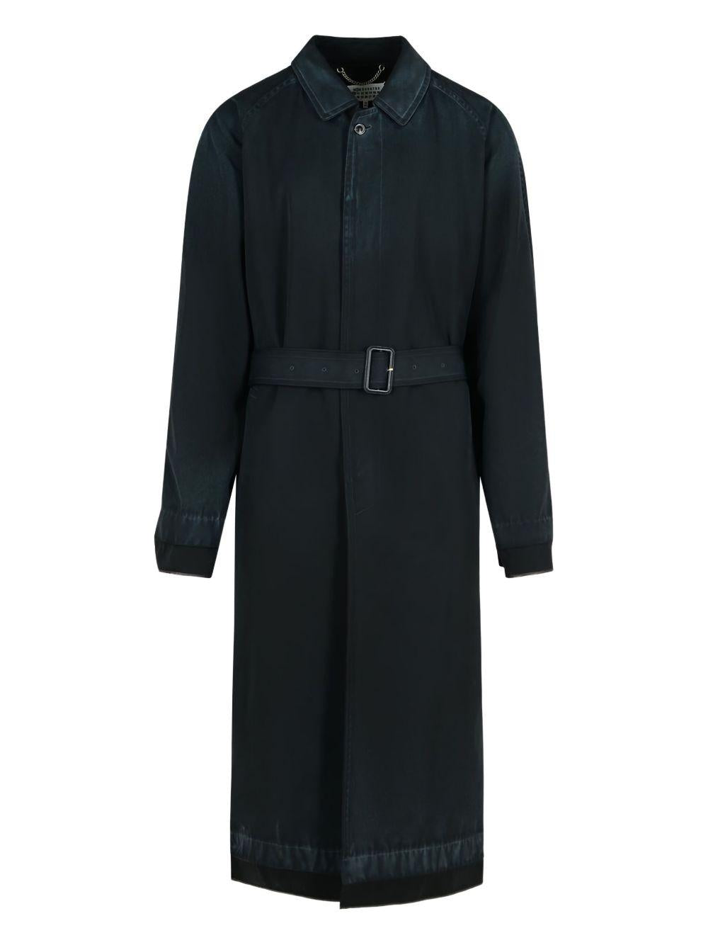 Cappotto nero lungo con cintura 