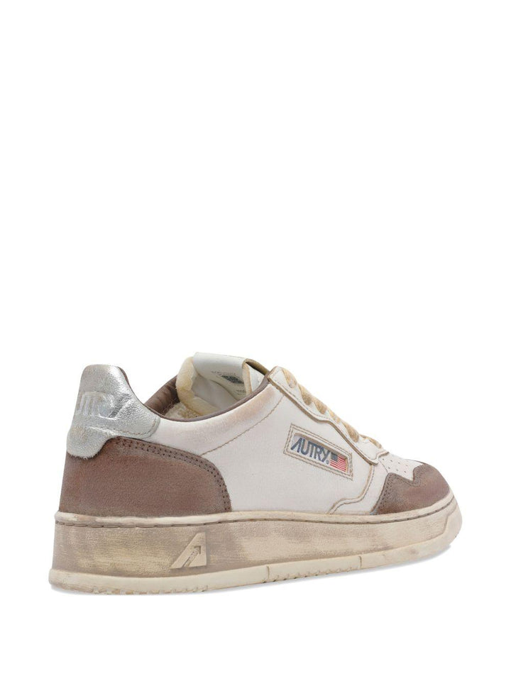 Sneakers bianche e marroni Medalist Super Vintage con effetto usato 