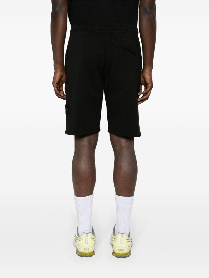 Shorts nero con applicazione 