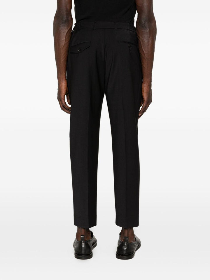 Pantaloni neri con pieghe 