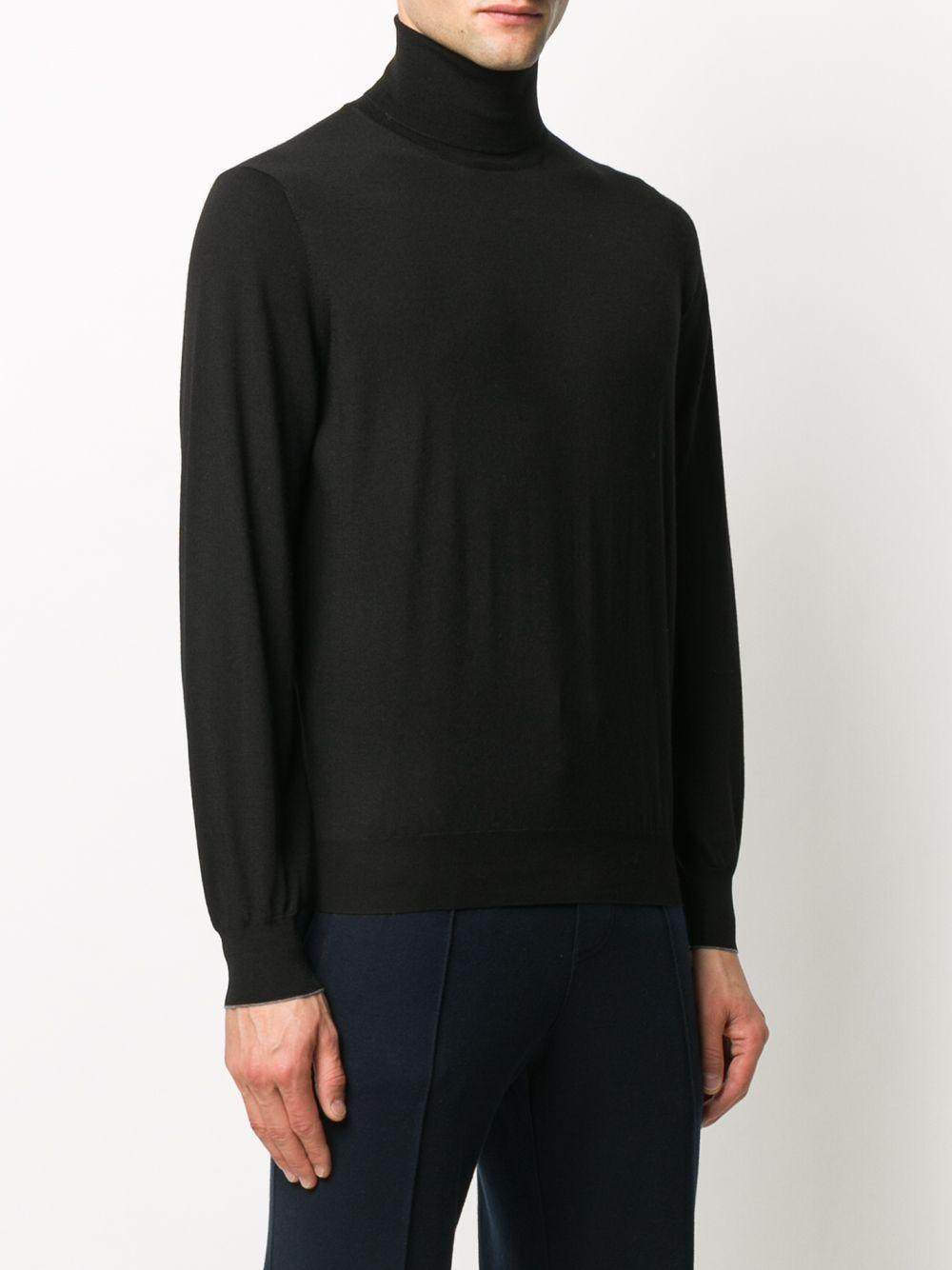 Maglione nero a collo alto 