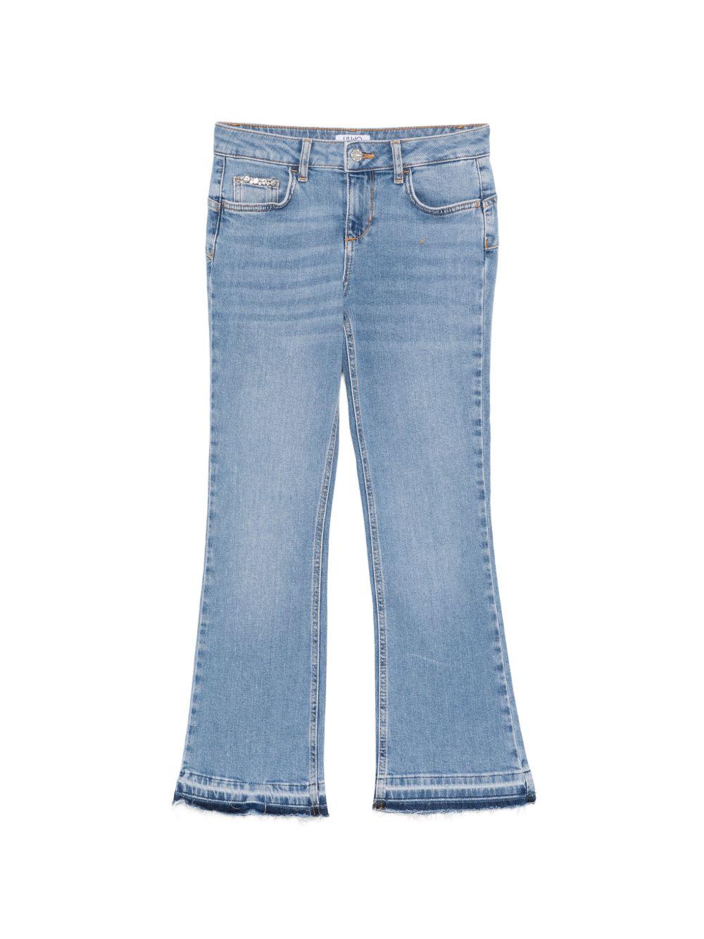 Jeans svasati con decorazione 