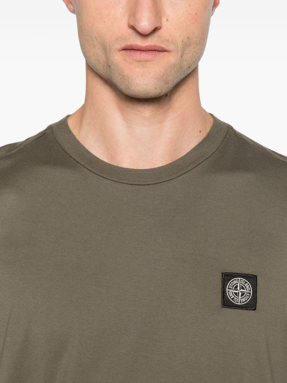 T-shirt kaki con applicazione logo 