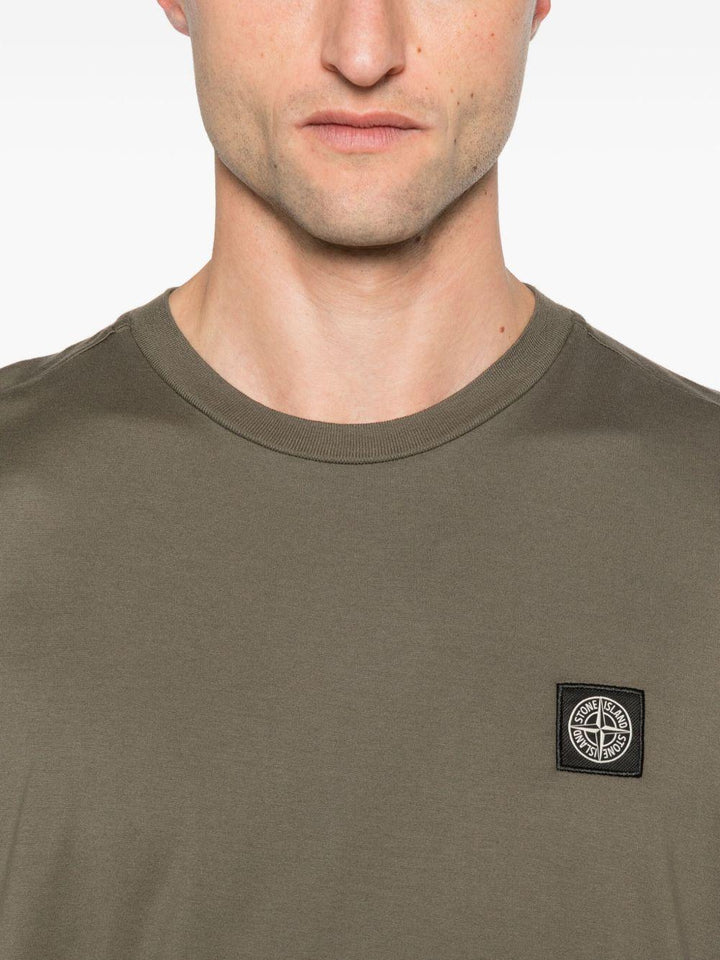 T-shirt kaki con applicazione logo 