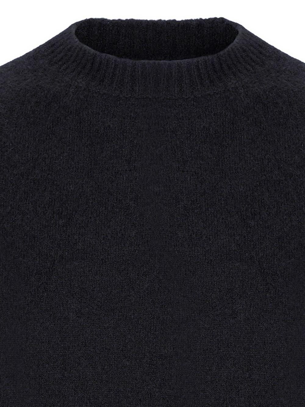 Maglione marrone con scollo rotondo 