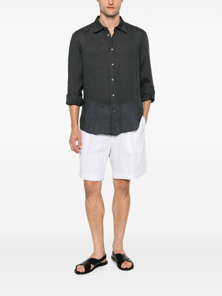 Shorts bianco con pieghe 