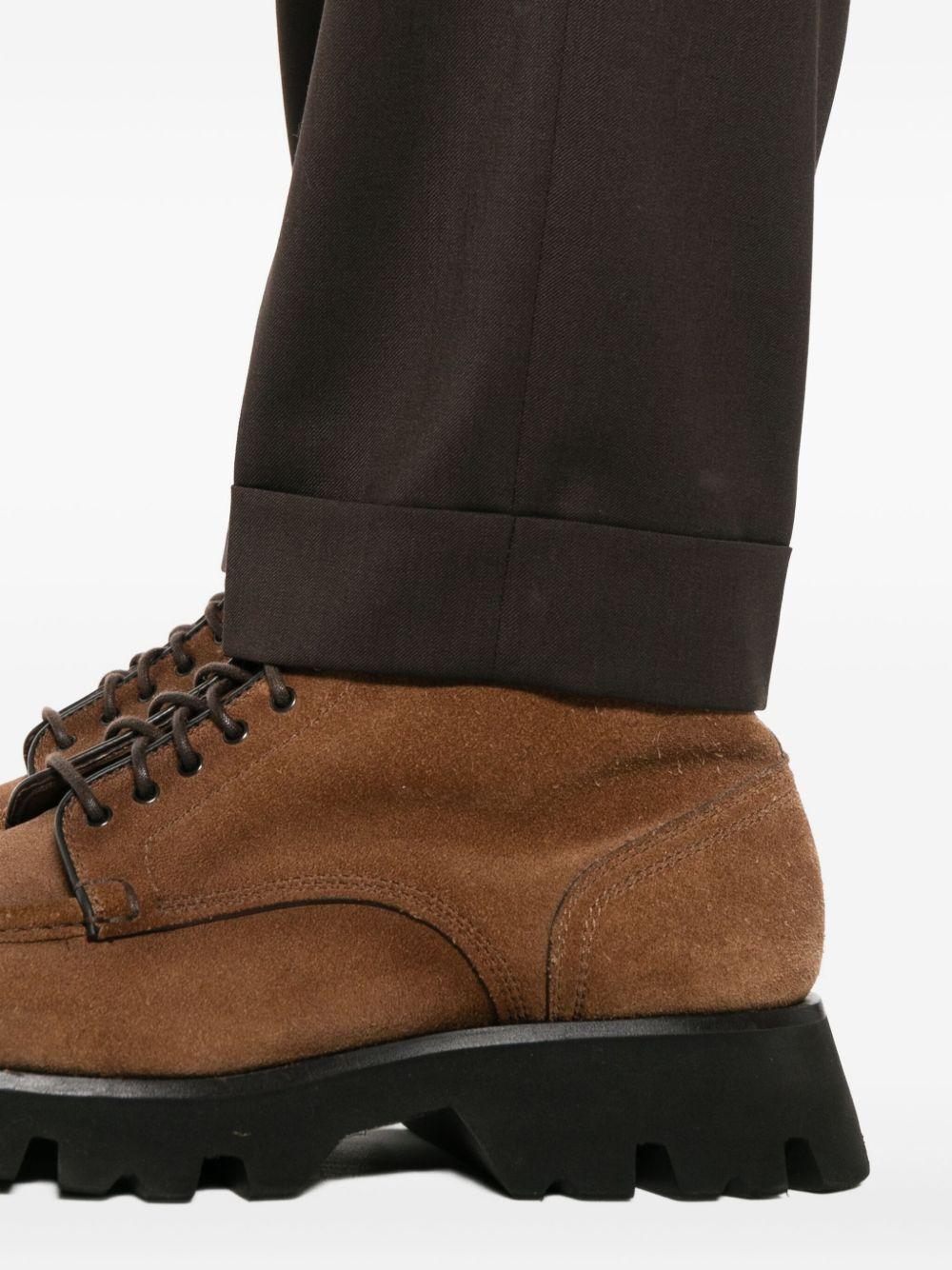 Pantaloni marroni Tiberio con pieghe