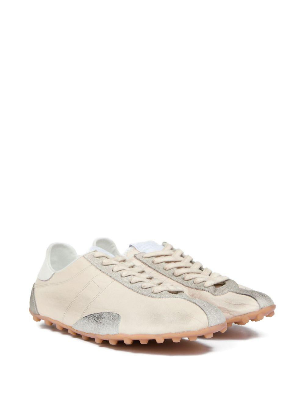 Sneakers con inserti in pelle scamosciata bianco/grigio 