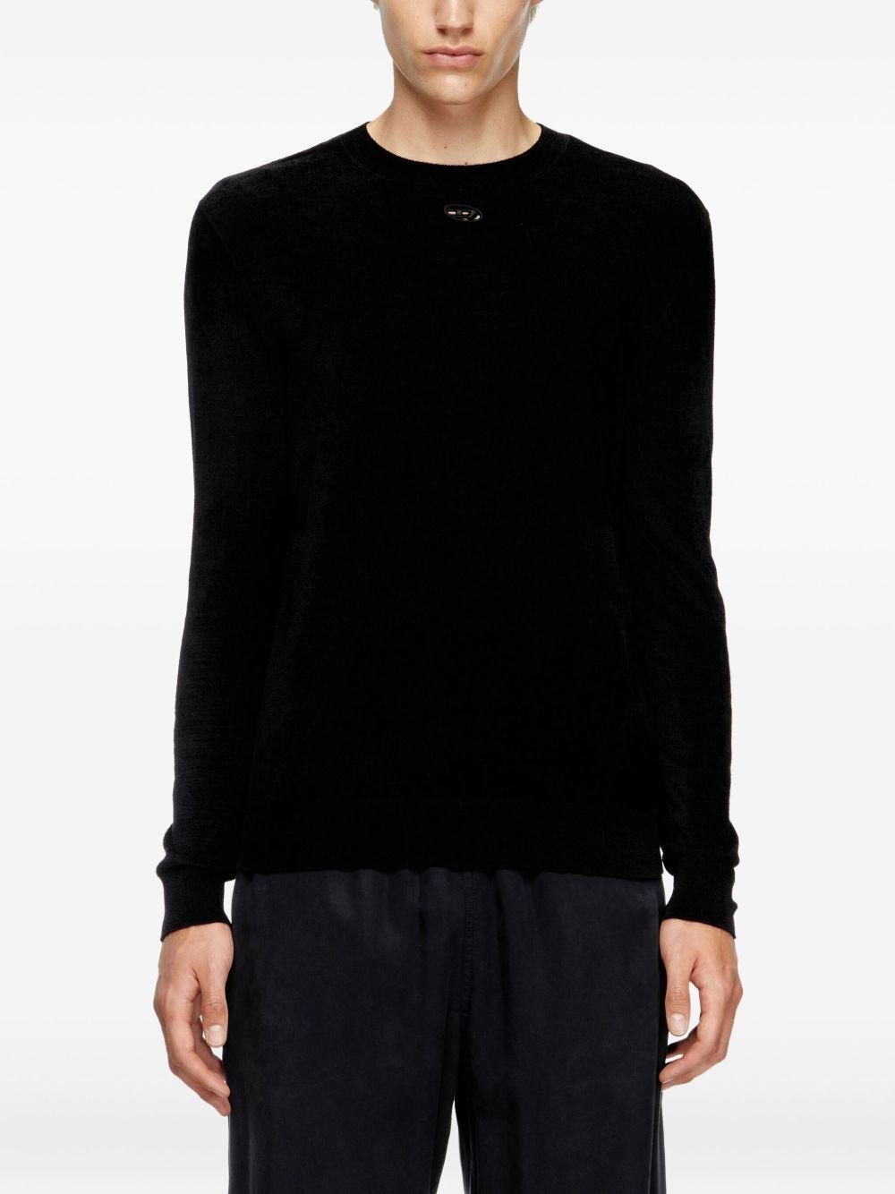 Maglione K-Cevro nero con placca Oval D 