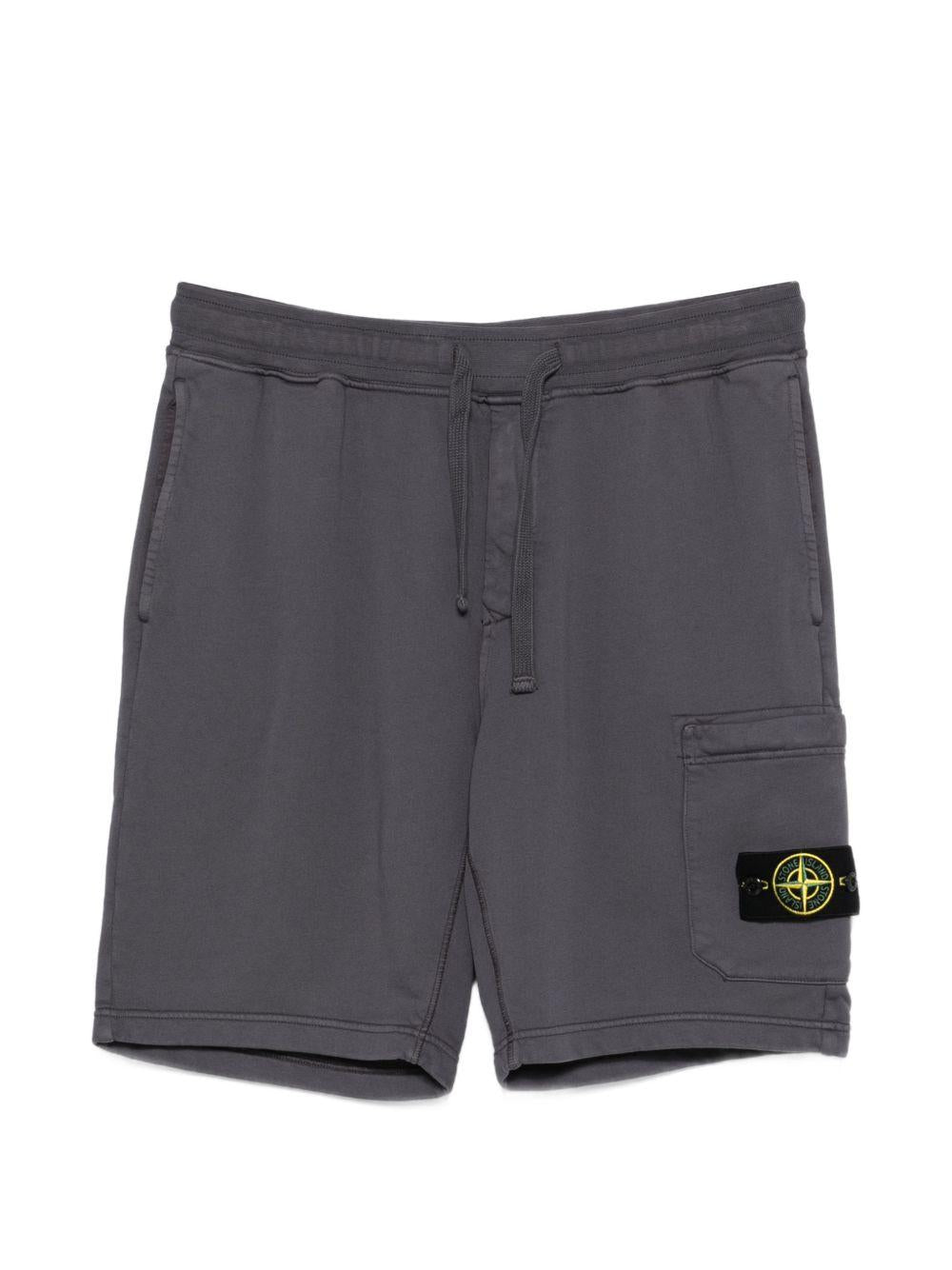 Shorts blu navy con applicazione 