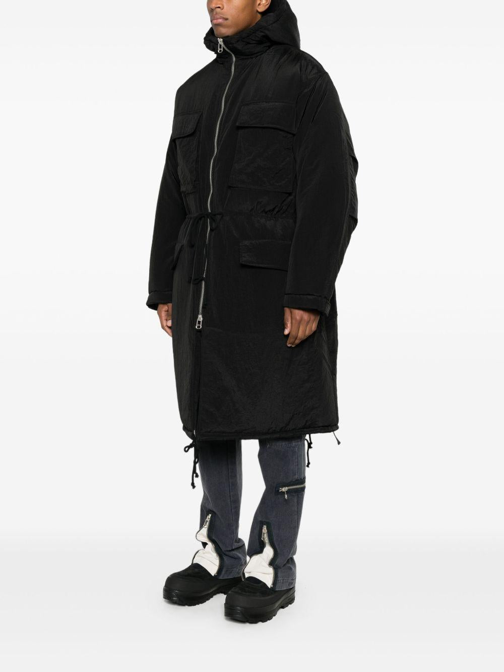 Cappotto imbottito con cappuccio nero 