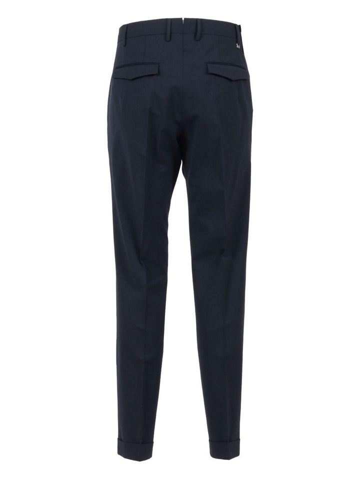Pantaloni navy con pieghe 