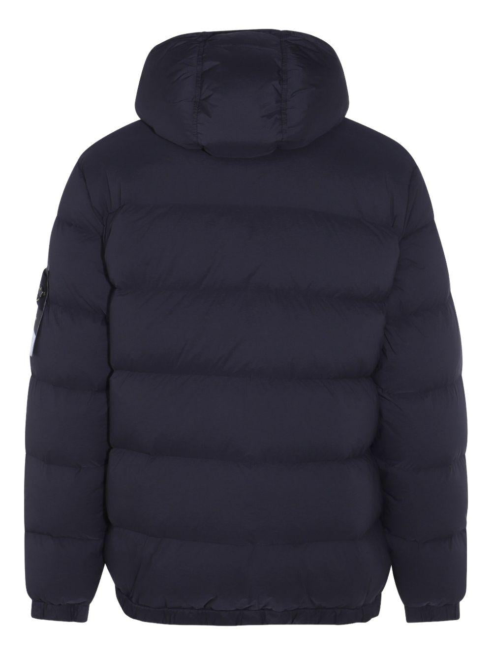Cappotto imbottito nero con cappuccio