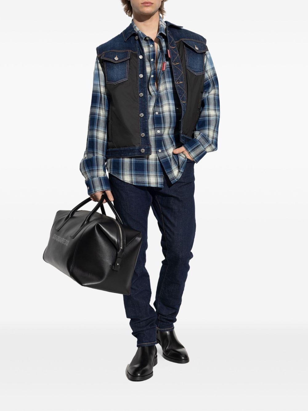 Jeans blu navy in cotone con applicazione logo 