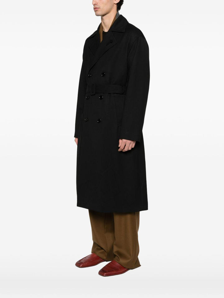 Cappotto doppiopetto nero con cintura 
