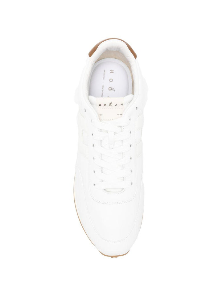 Sneakers logo-patch in pelle bianche 