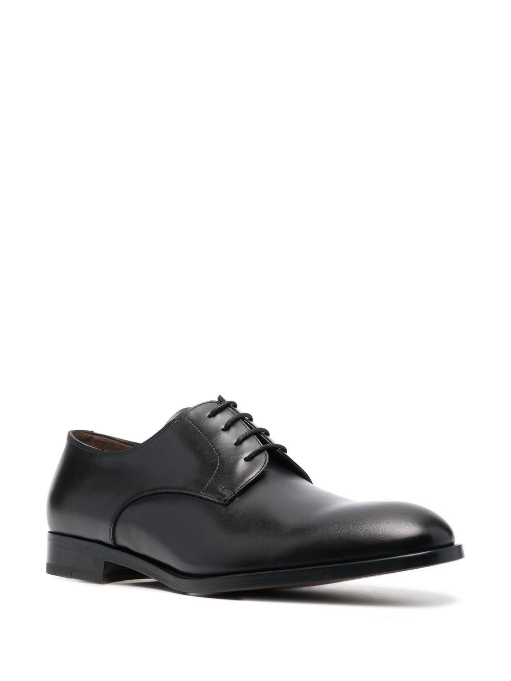 Derby in pelle nera 