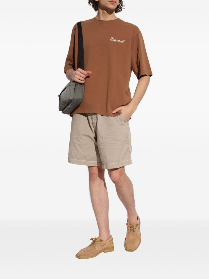T-shirt marrone con ricamo 