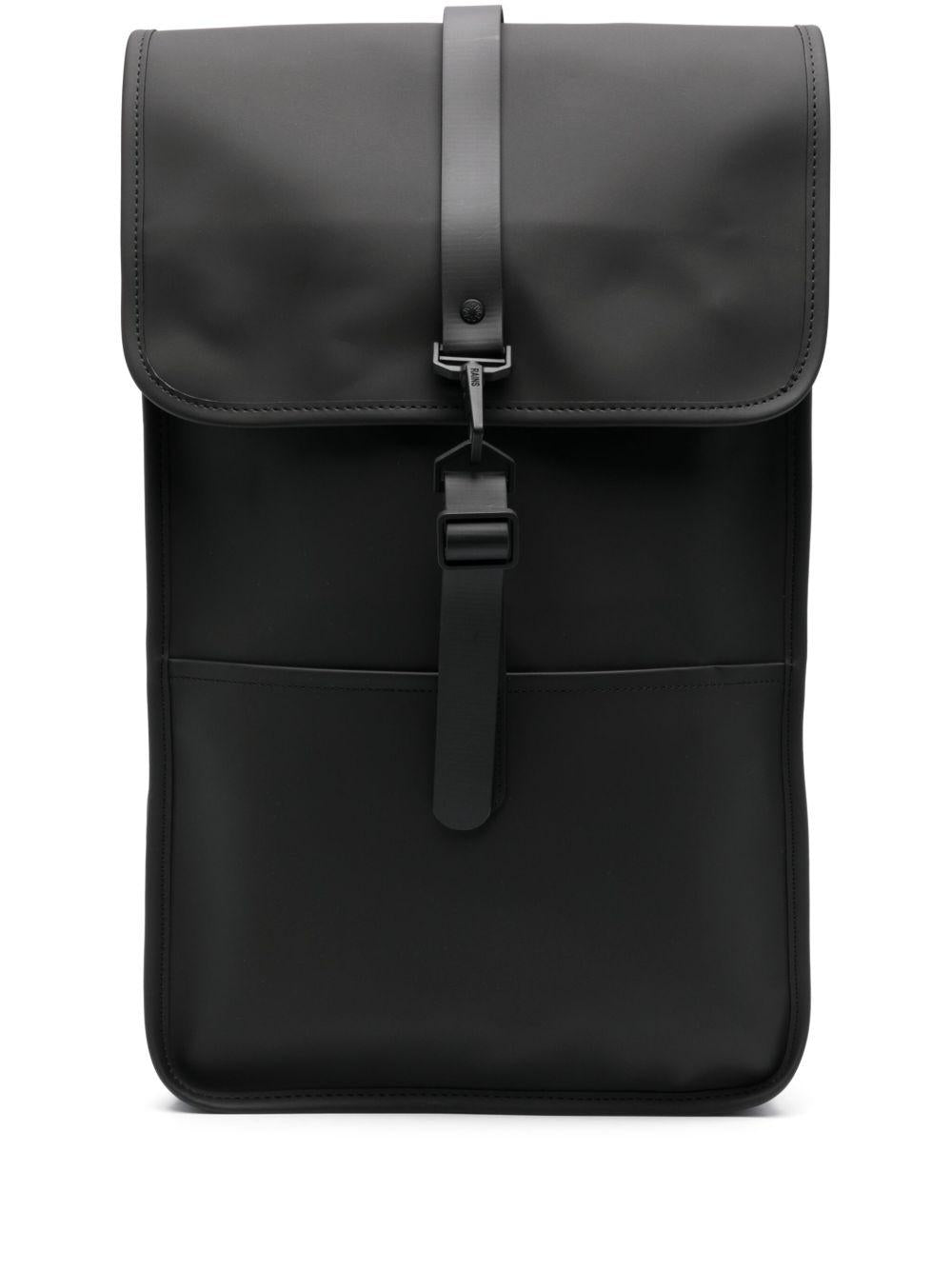 Zaino nero con logo inciso 