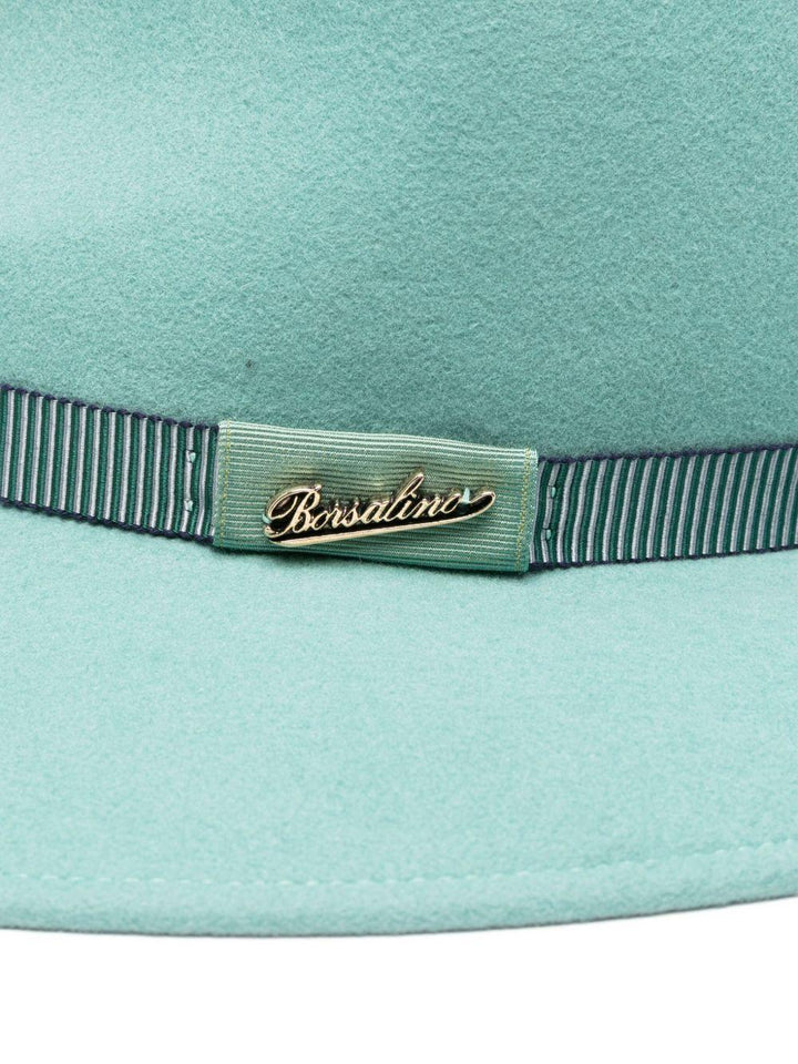 Fedora verde in lana con nastro a righe 