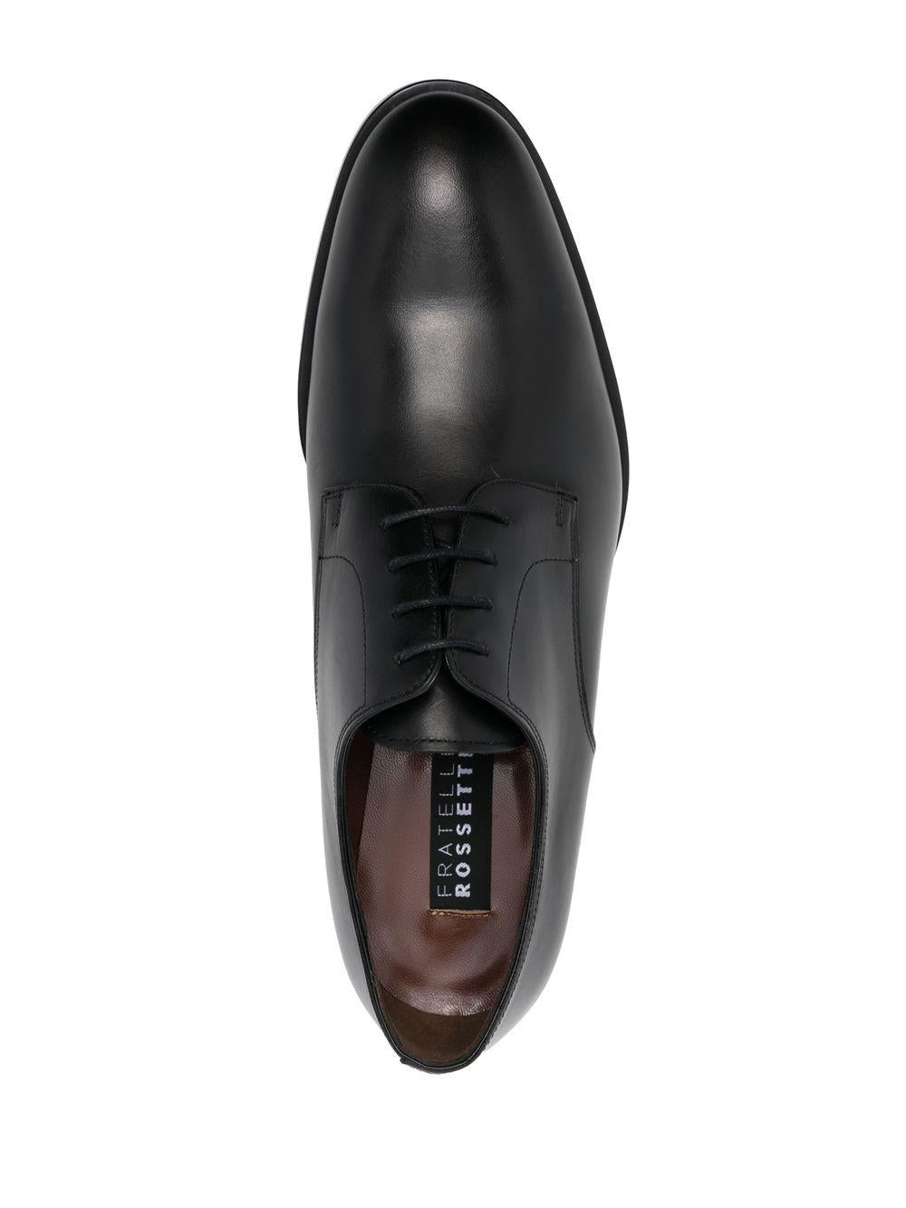 Derby in pelle nera 