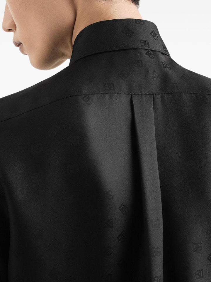 Camicia nera in seta con monogramma 