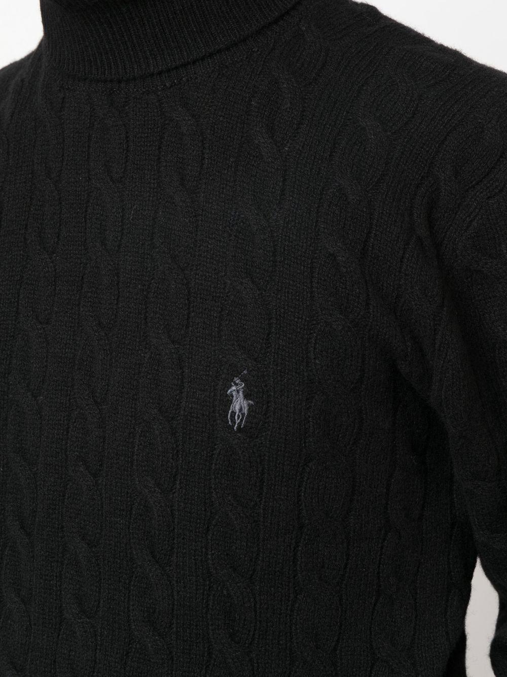 Maglione nero a collo alto 