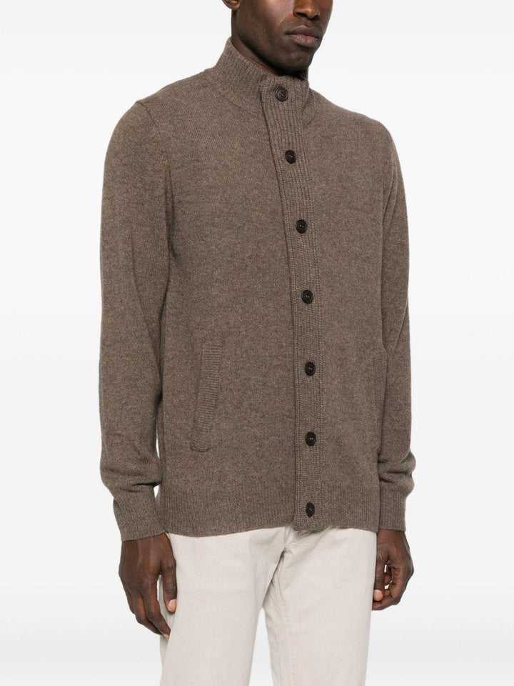 Cardigan marrone a collo alto in lana 