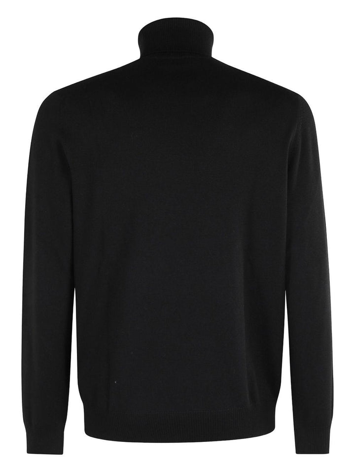 Maglione nero a collo alto 