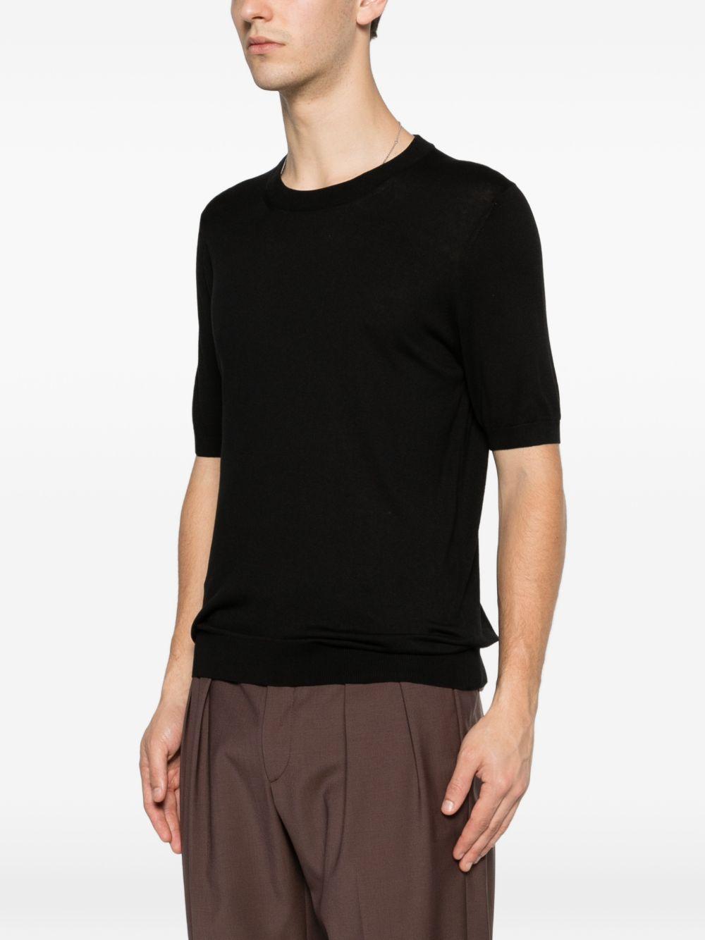 T-shirt nera a maniche corte 