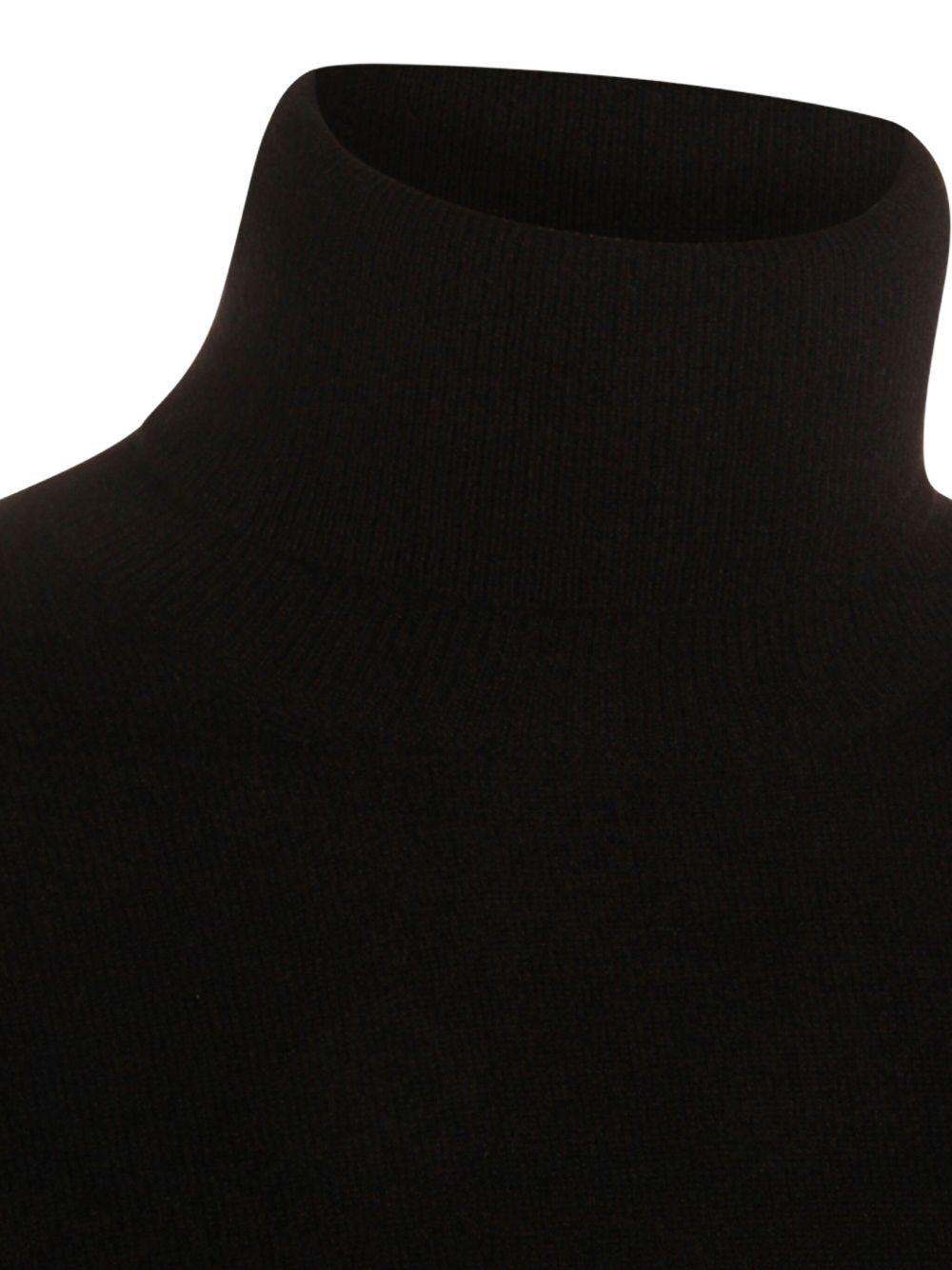 Maglione nero a coste a collo alto 