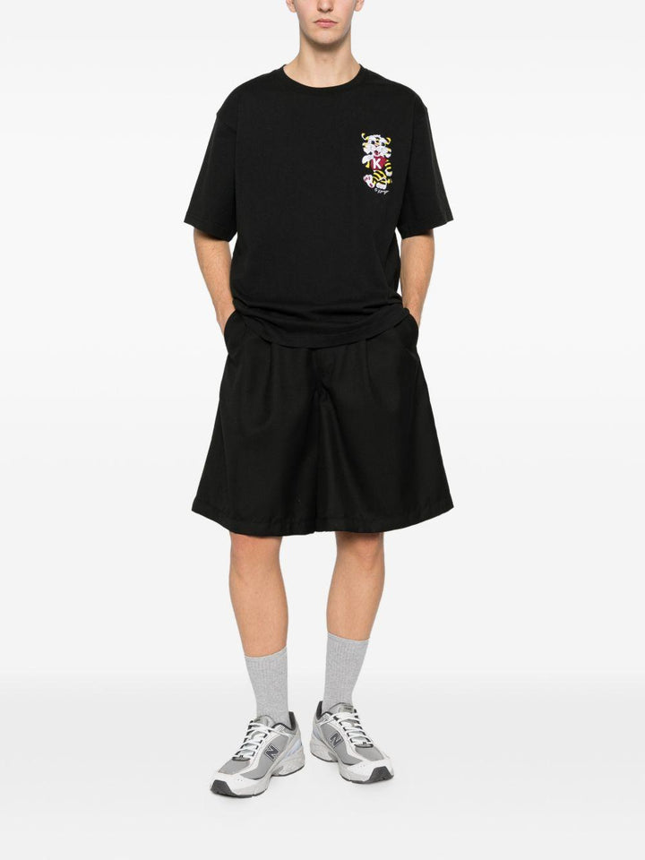 T-shirt nera con ricamo 