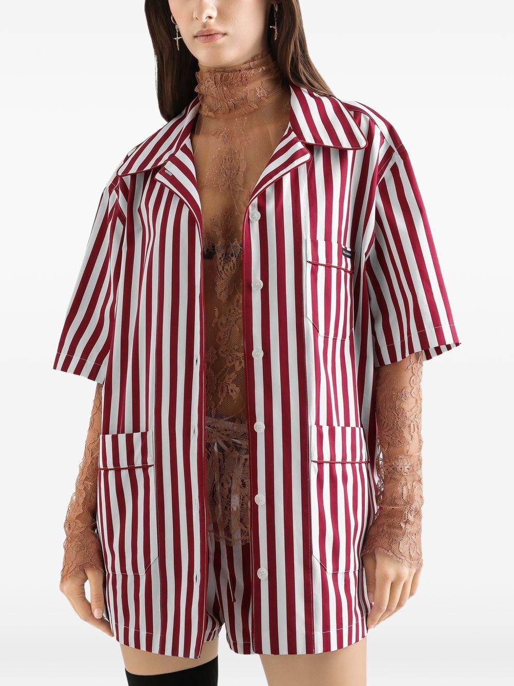 Camicia a righe con tasca 