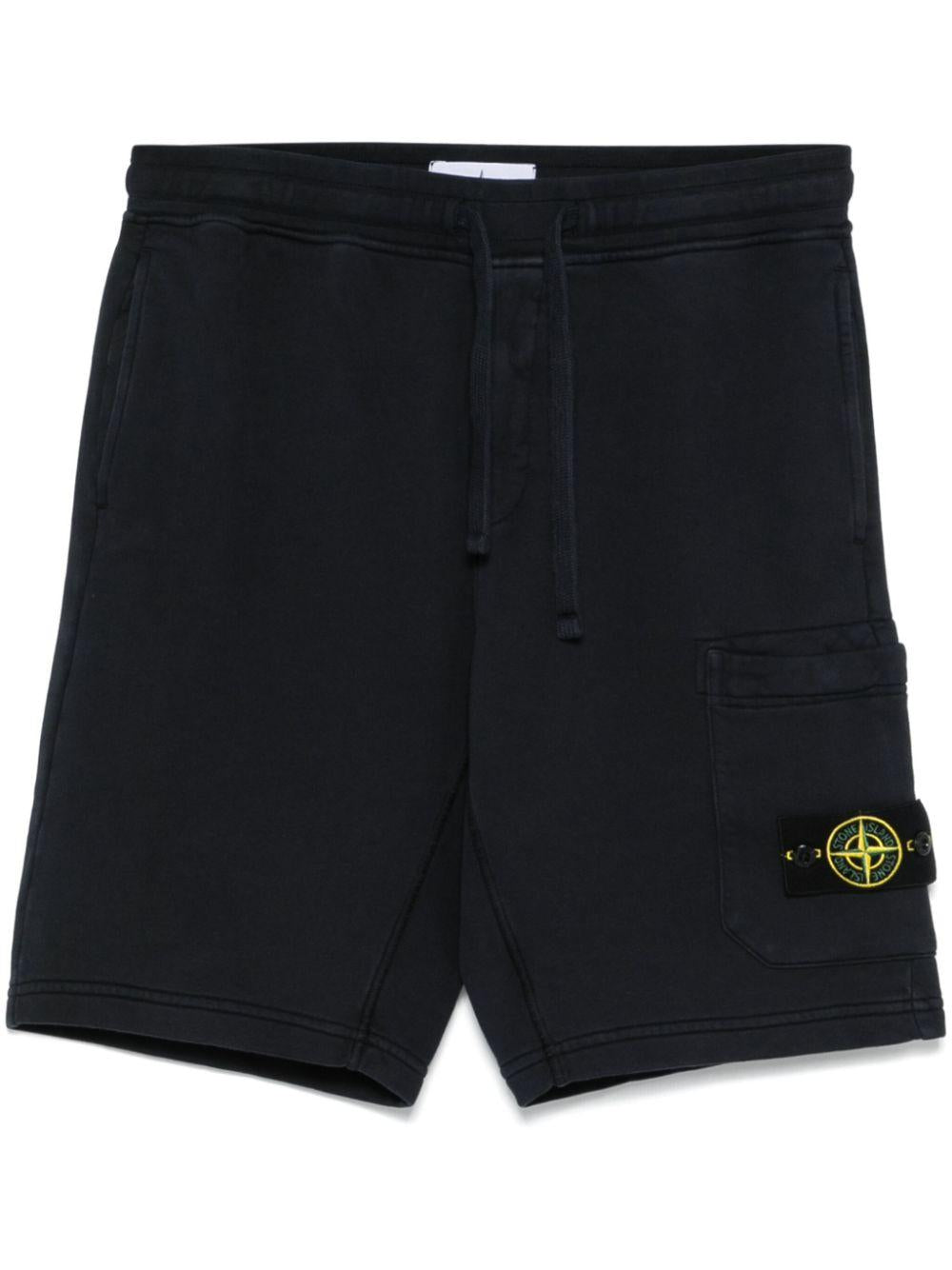 Shorts blu navy con applicazione 