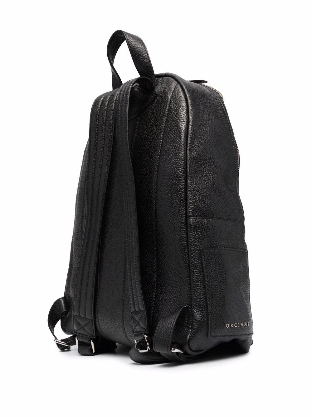Zaino nero in pelle martellata 