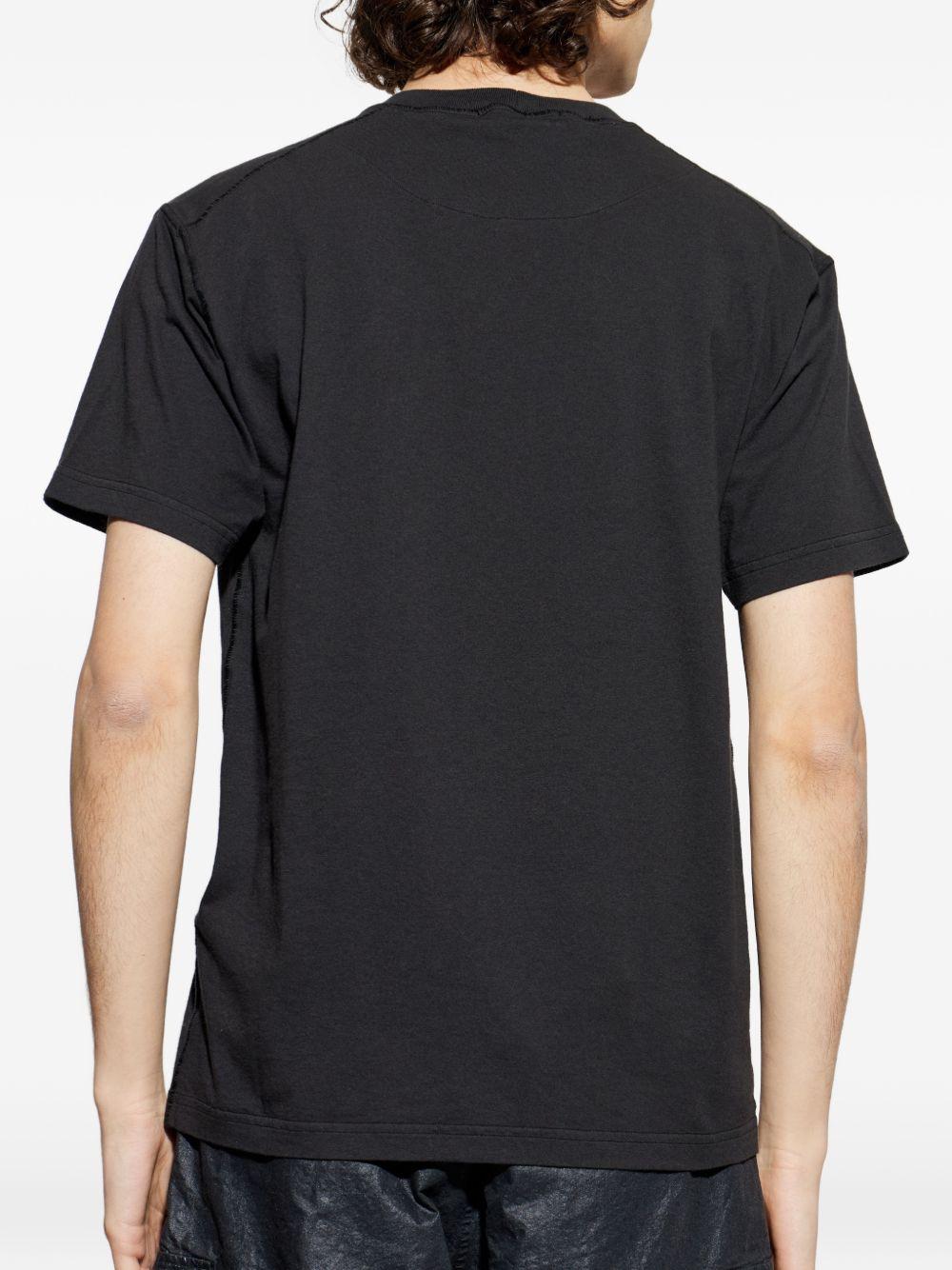 T-shirt con taschino nera 