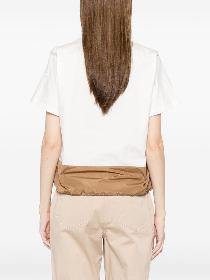 T-shirt con dettagli a contrasto 