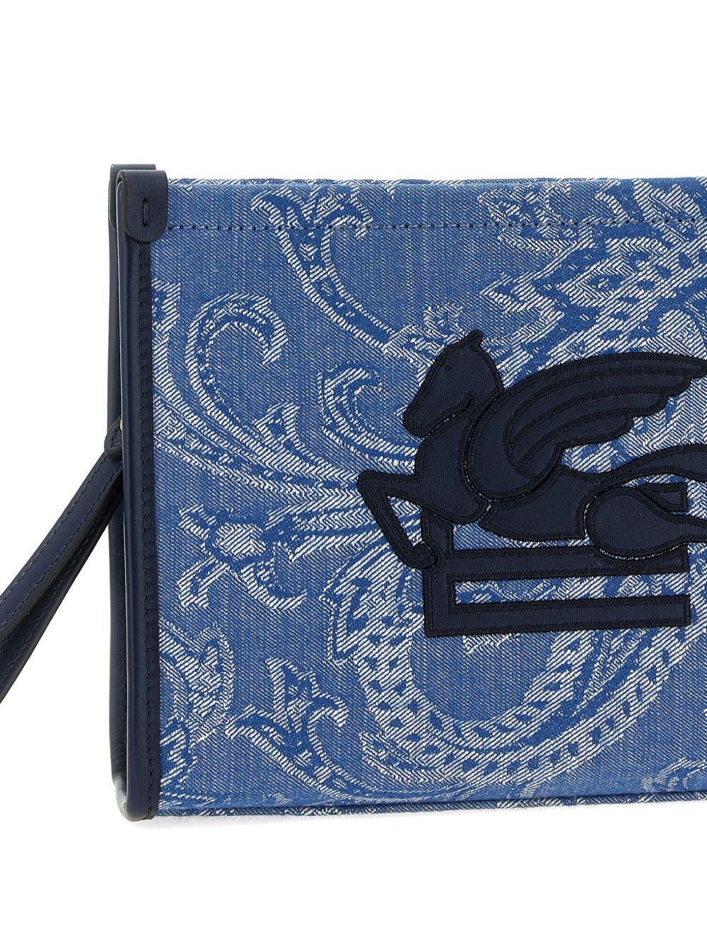 Clutch con stampa paisley 
