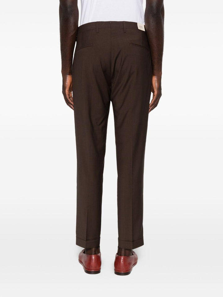 Pantaloni sartoriali marroni con pieghe 