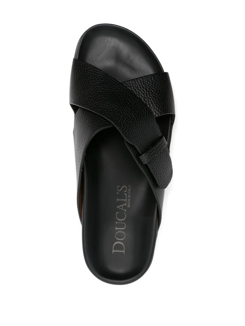 Sandali slides nero con fasce incrociate in pelle 