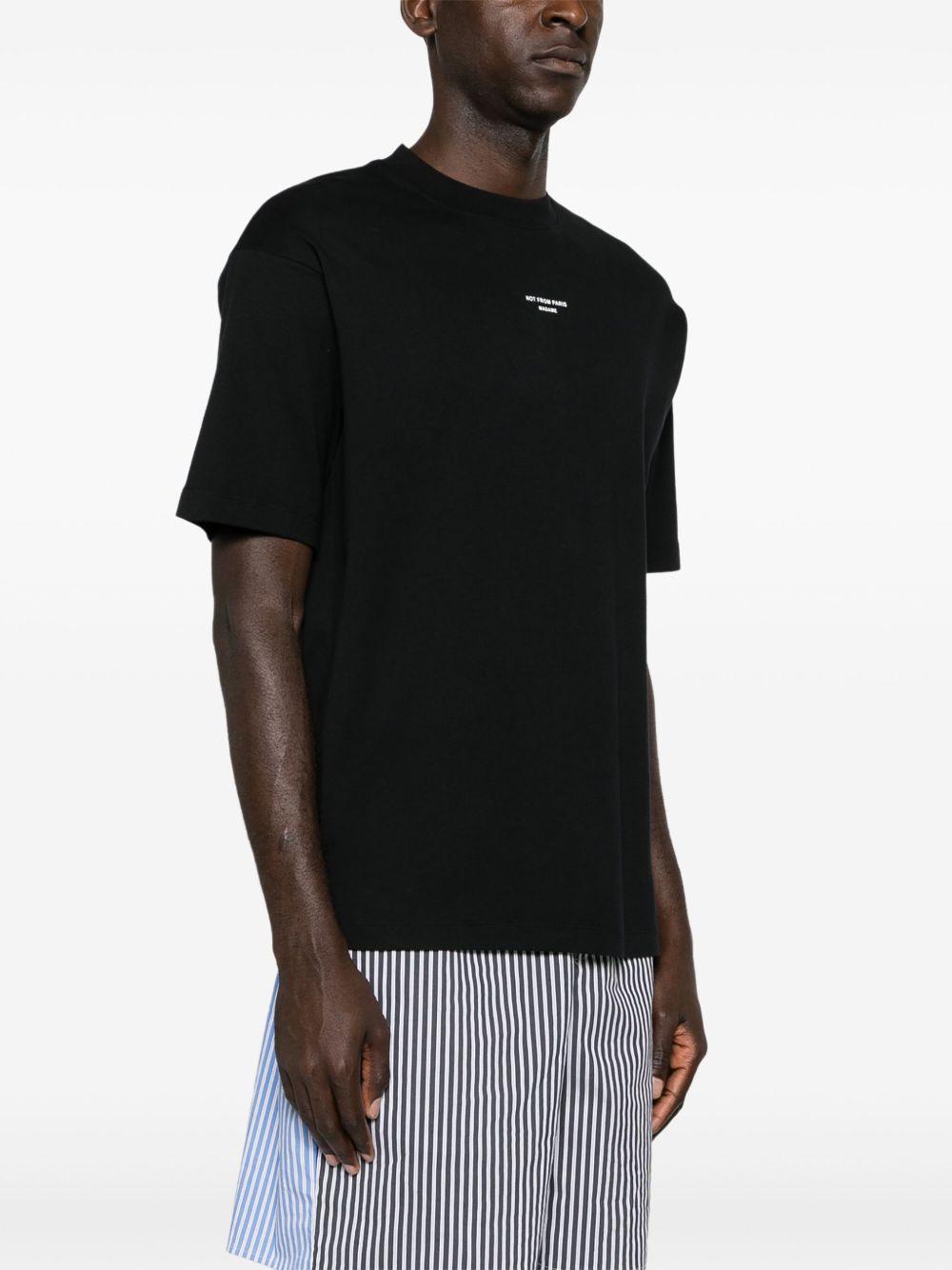 T-shirt nera con stampa 