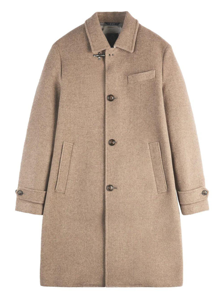 Cappotto beige con bottoni 