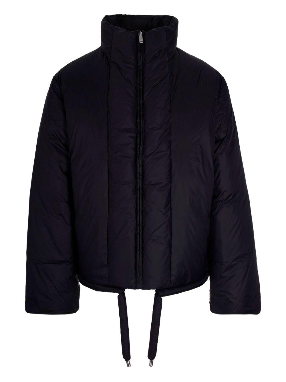 Piumino nero collo alto con lacci 