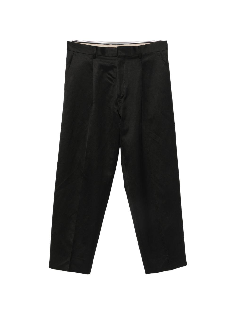 Pantaloni neri con pieghe 