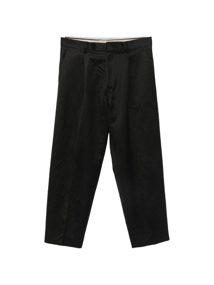 Pantaloni neri con pieghe 